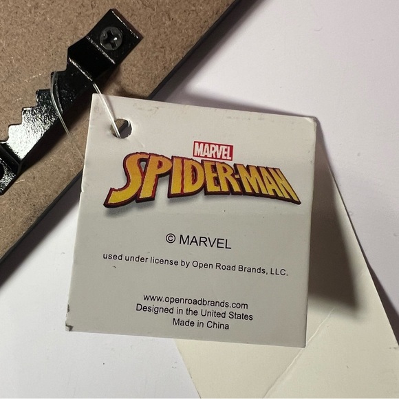 Marvel Spider-Man Wall Decor Letter R - Picture 3 of 4